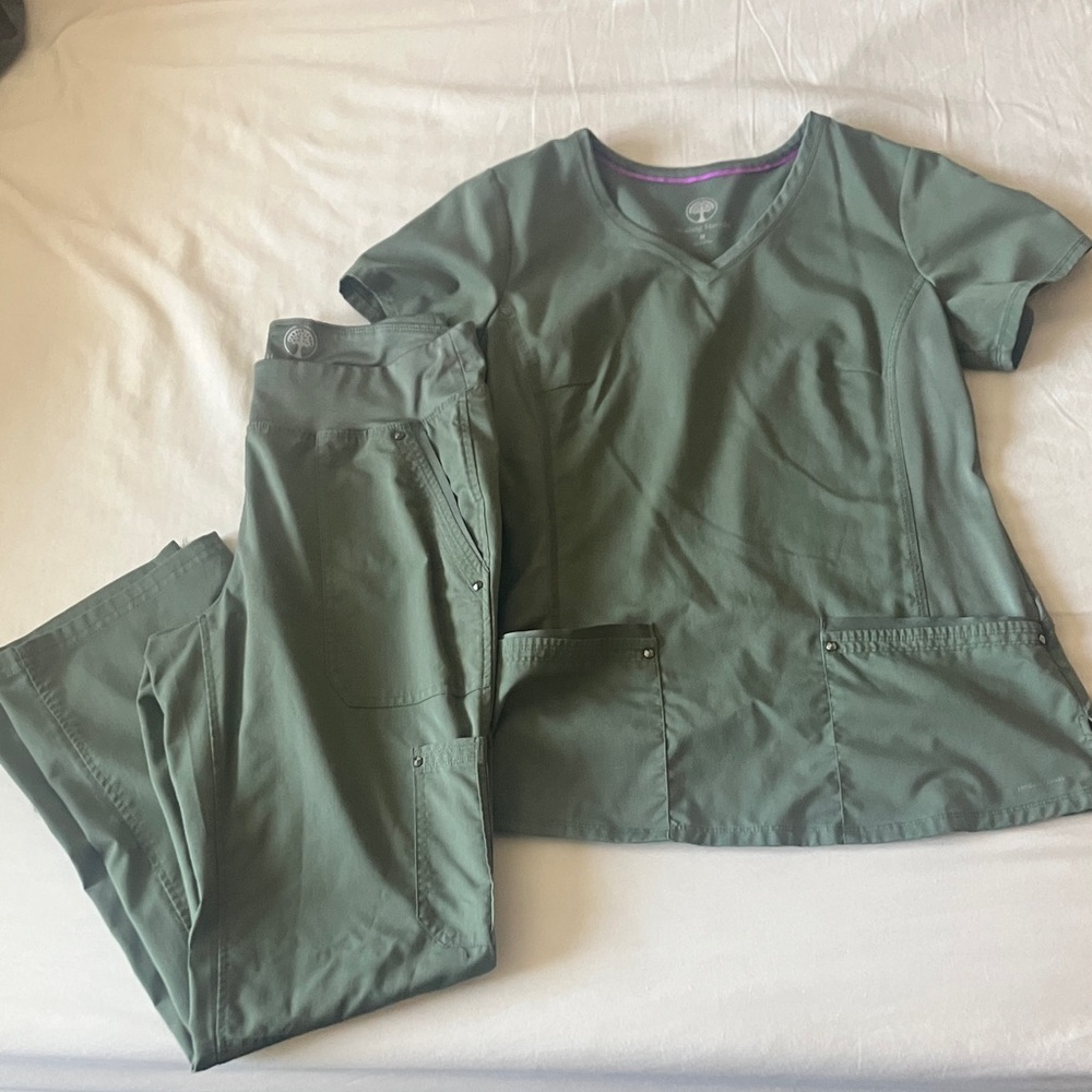 Healing Hands Green Scrub Set Medium Top, Small Pants